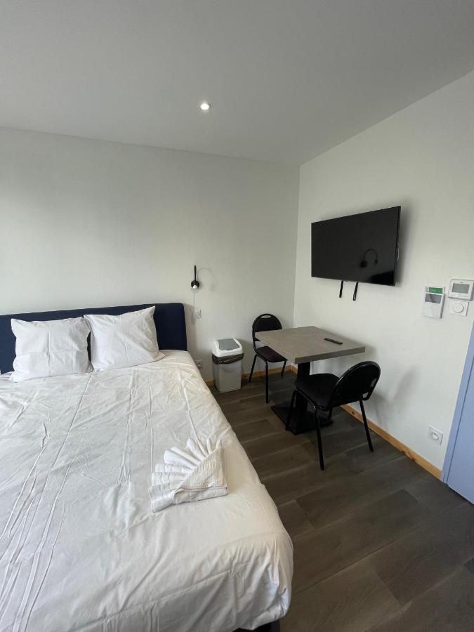 Le Salvador - Appart'Hotel De 18M2 A 44M2 La Talaudiere Zewnętrze zdjęcie