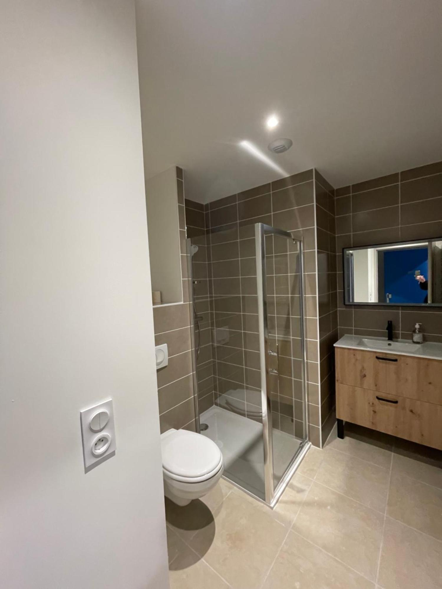 Le Salvador - Appart'Hotel De 18M2 A 44M2 La Talaudiere Zewnętrze zdjęcie
