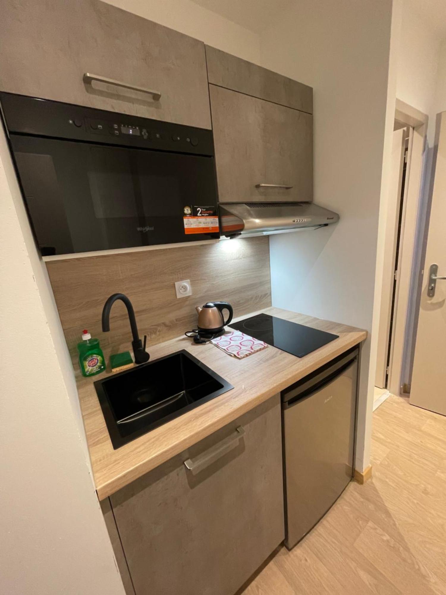 Le Salvador - Appart'Hotel De 18M2 A 44M2 La Talaudiere Zewnętrze zdjęcie