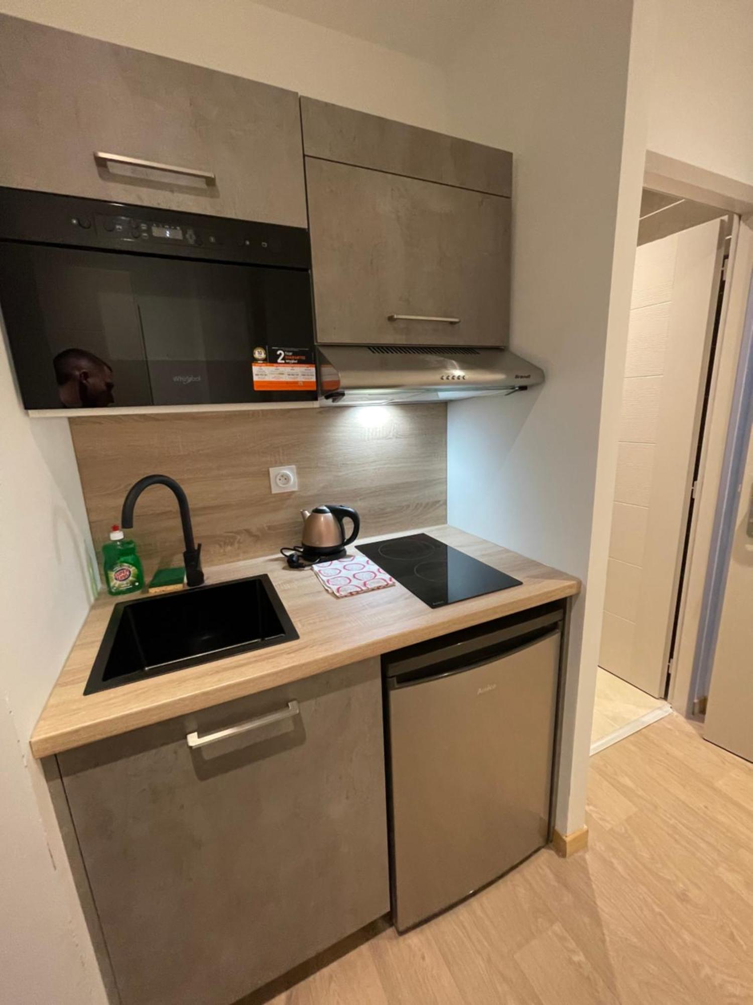 Le Salvador - Appart'Hotel De 18M2 A 44M2 La Talaudiere Zewnętrze zdjęcie