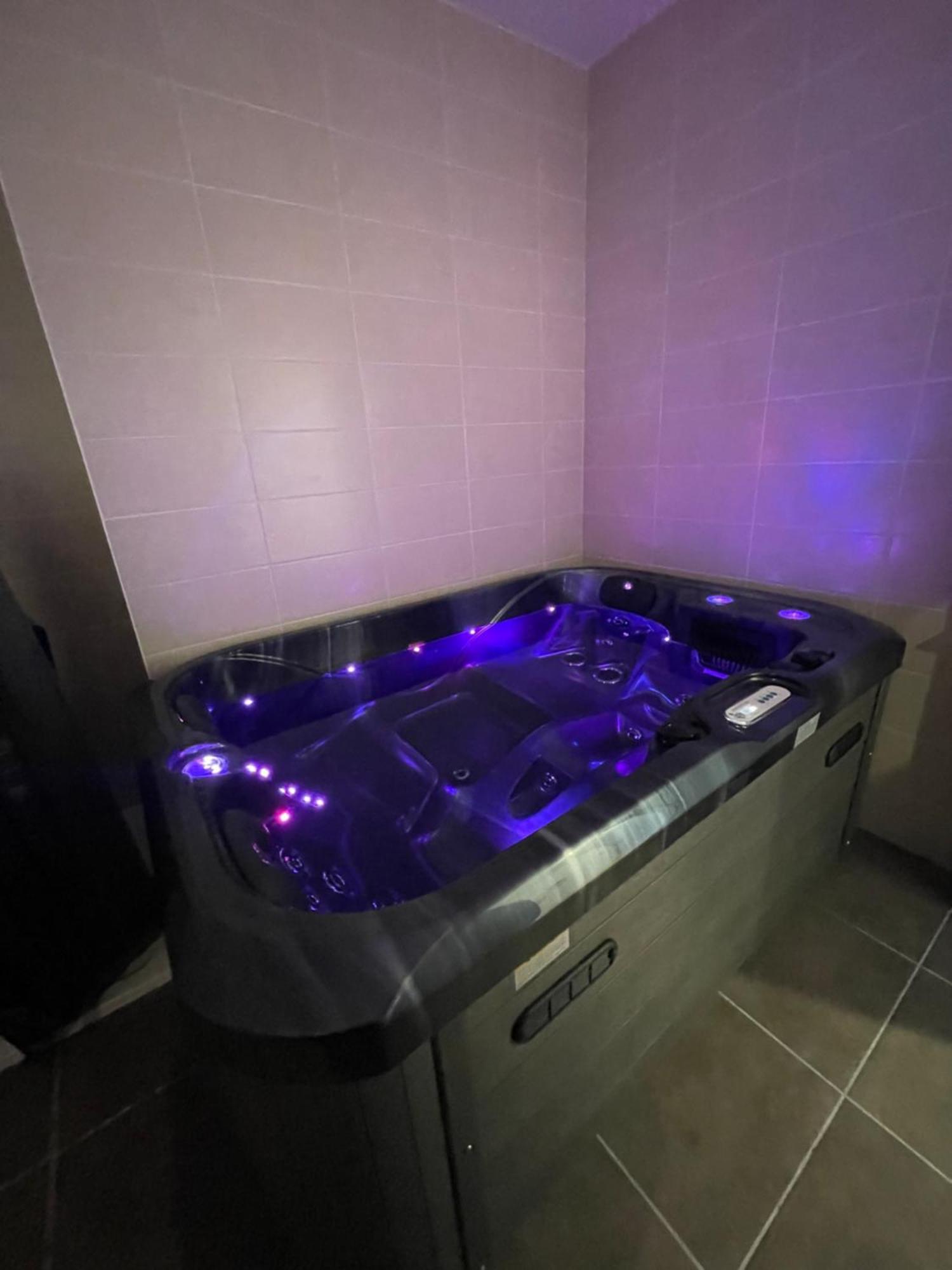 Le Salvador - Appart'Hotel De 18M2 A 44M2 La Talaudiere Zewnętrze zdjęcie