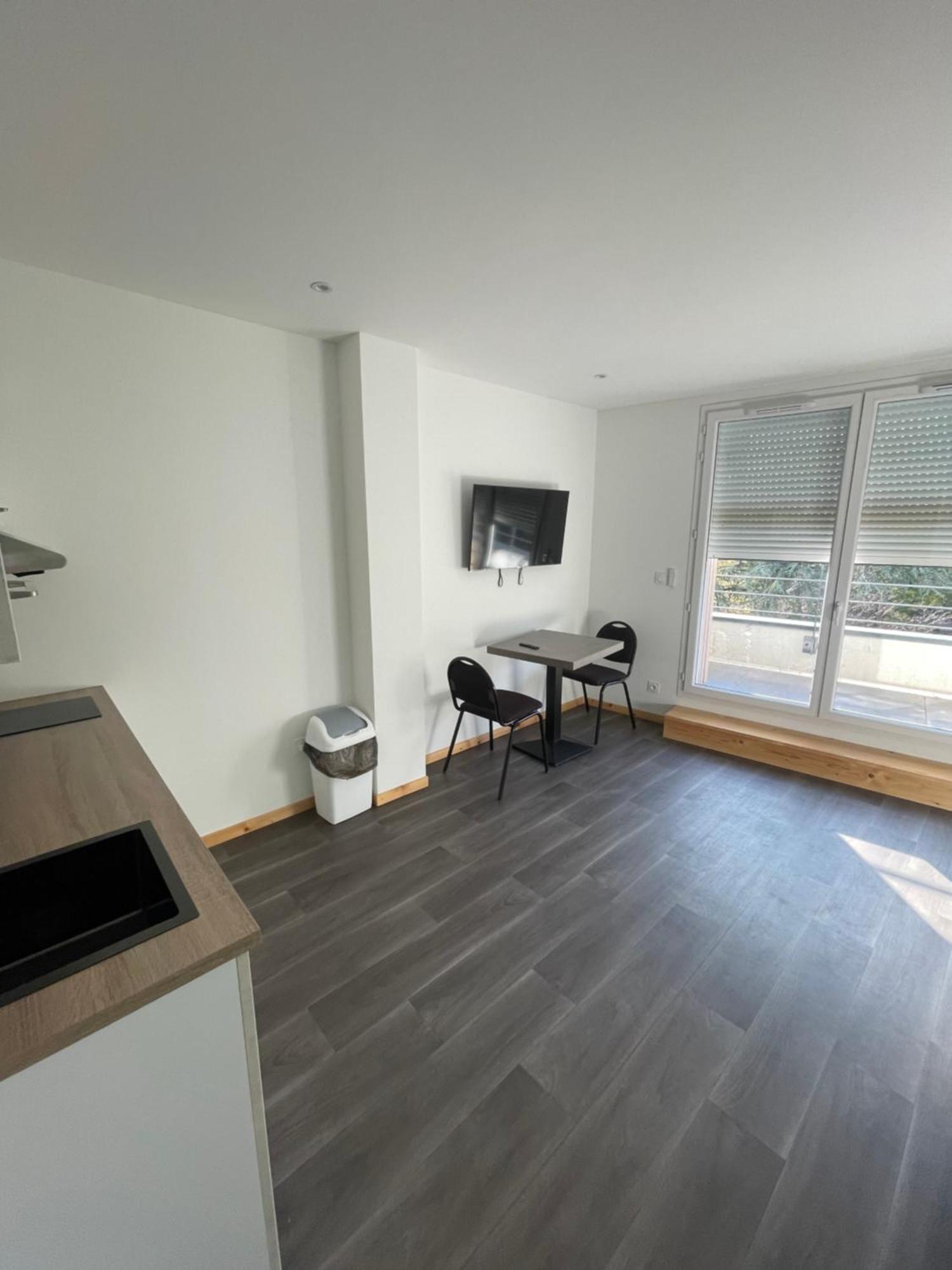 Le Salvador - Appart'Hotel De 18M2 A 44M2 La Talaudiere Zewnętrze zdjęcie