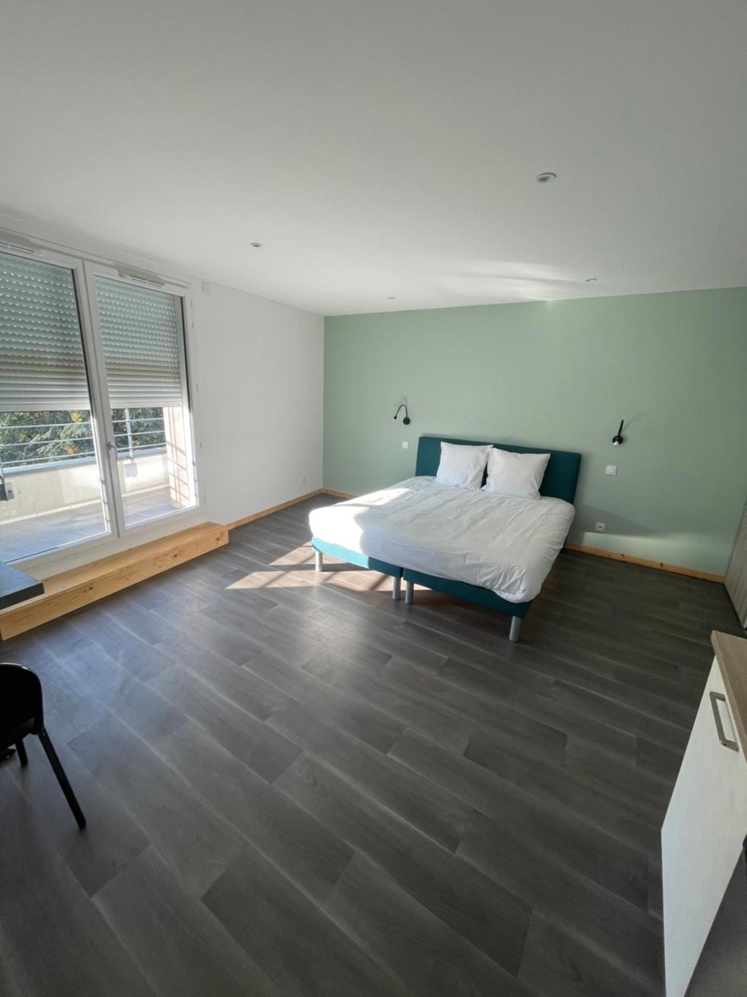 Le Salvador - Appart'Hotel De 18M2 A 44M2 La Talaudiere Zewnętrze zdjęcie