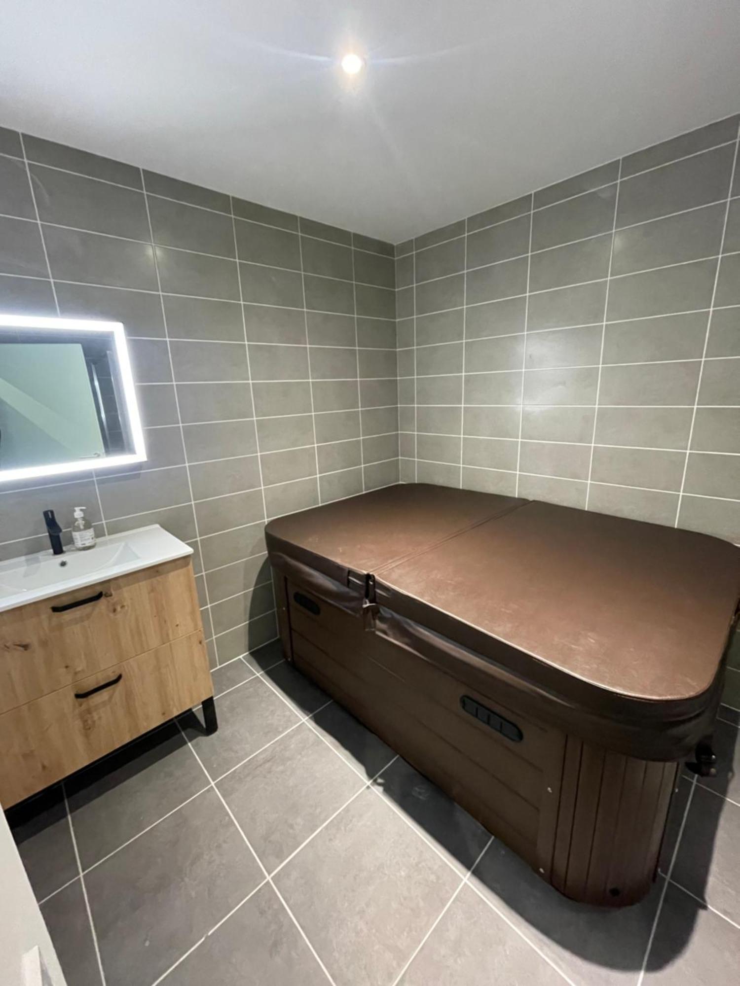 Le Salvador - Appart'Hotel De 18M2 A 44M2 La Talaudiere Zewnętrze zdjęcie
